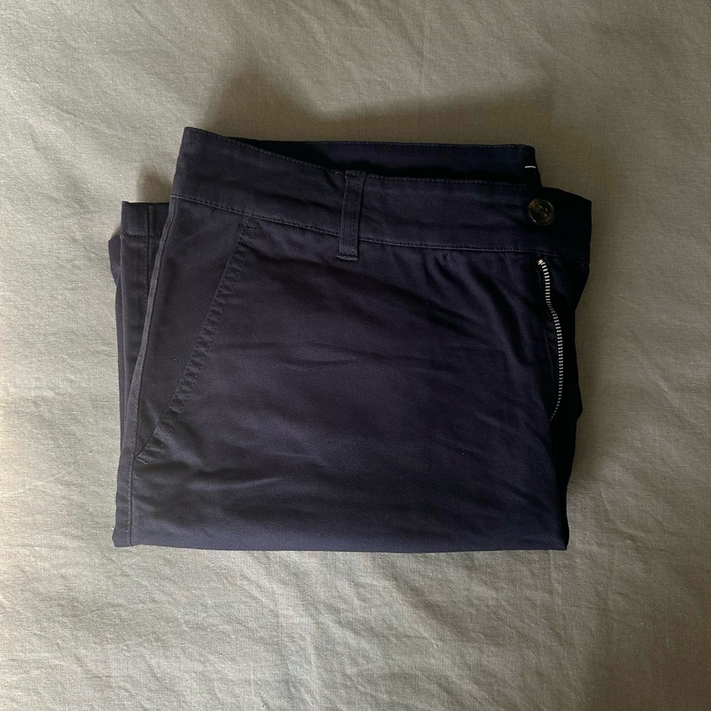 FOREVER 21 NAVY BLUE SHORTS